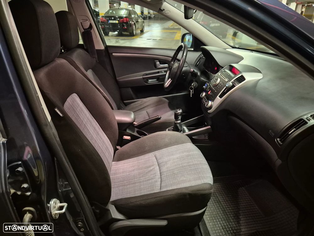 Kia Ceed SW 1.4 CVVT LX ISG - 39