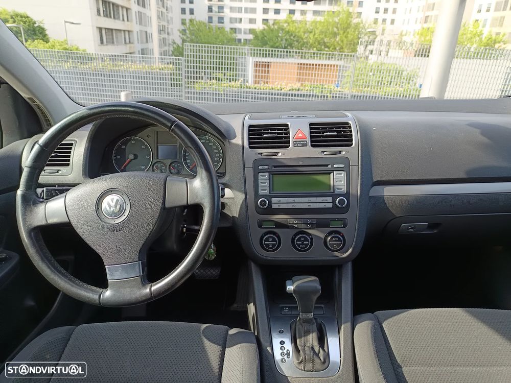 VW Golf 1.9 TDi Confortline DSG 7V - 31