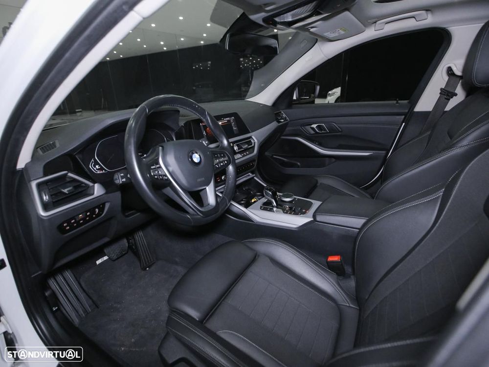 BMW 318 d Touring Auto - 9