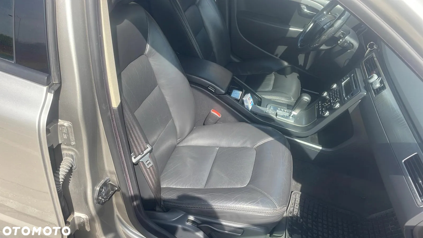 Volvo XC 70 D5 AWD Kinetic - 33