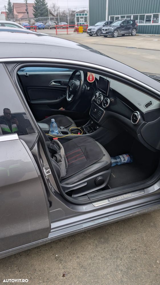 Mercedes-Benz CLA 200 - 4