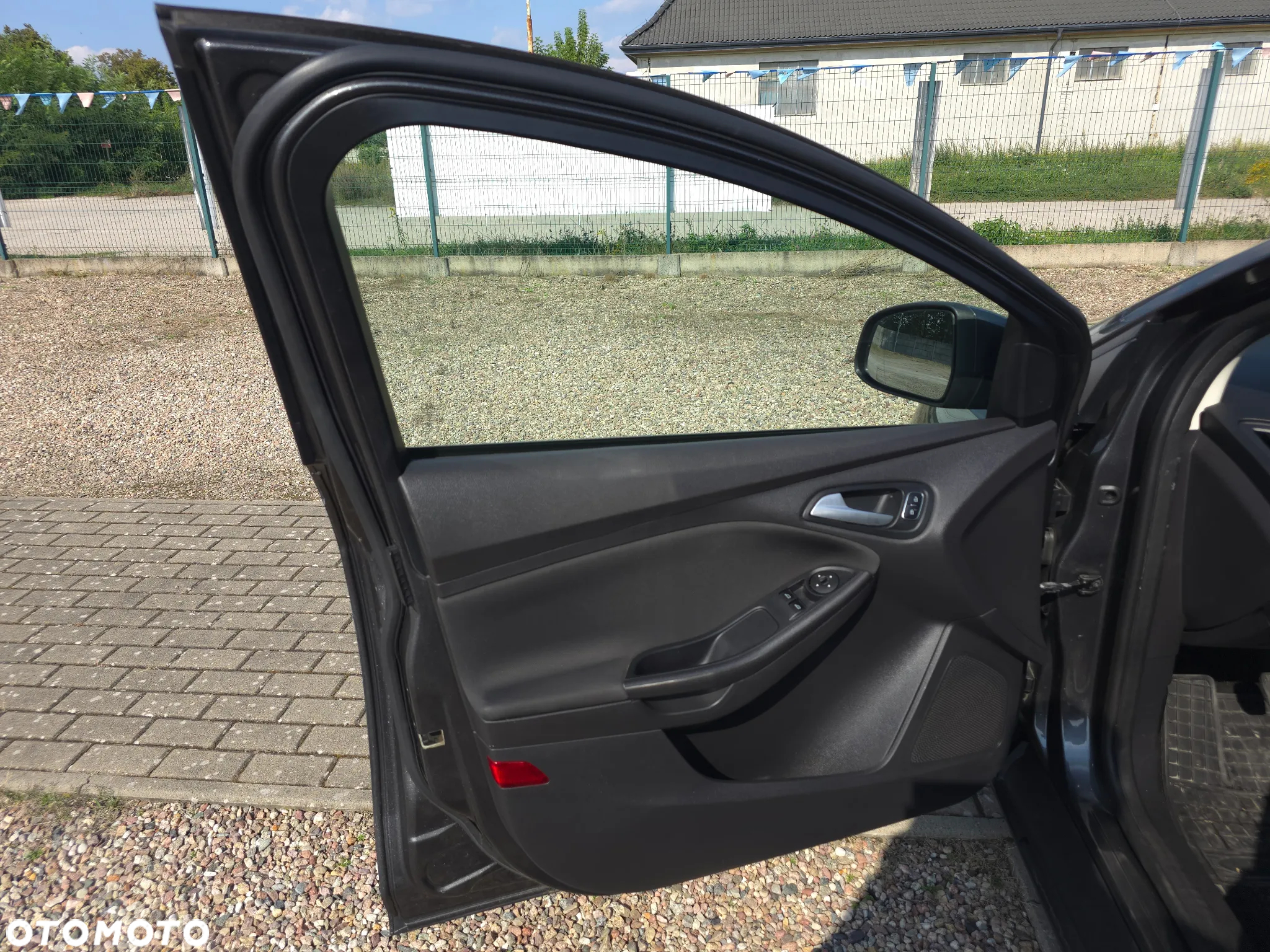 Ford Focus 1.6 Ambiente - 17