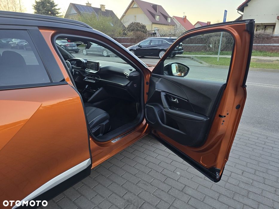 Peugeot 2008 PureTech 130 EAT8 GT - 39