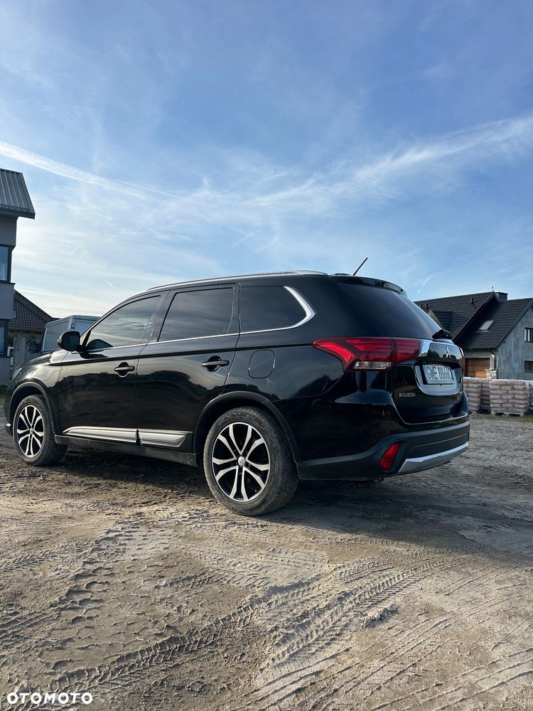 Mitsubishi Outlander - 4