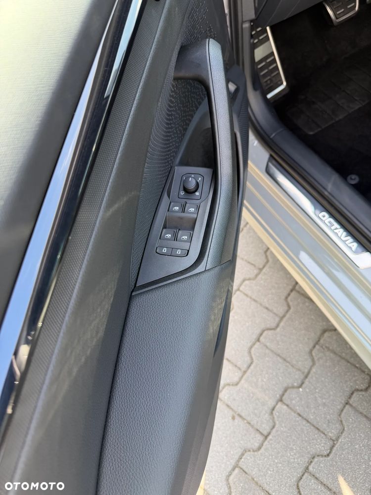 Skoda Octavia 2.0 TSI Sportline Tech 4x4 DSG - 8