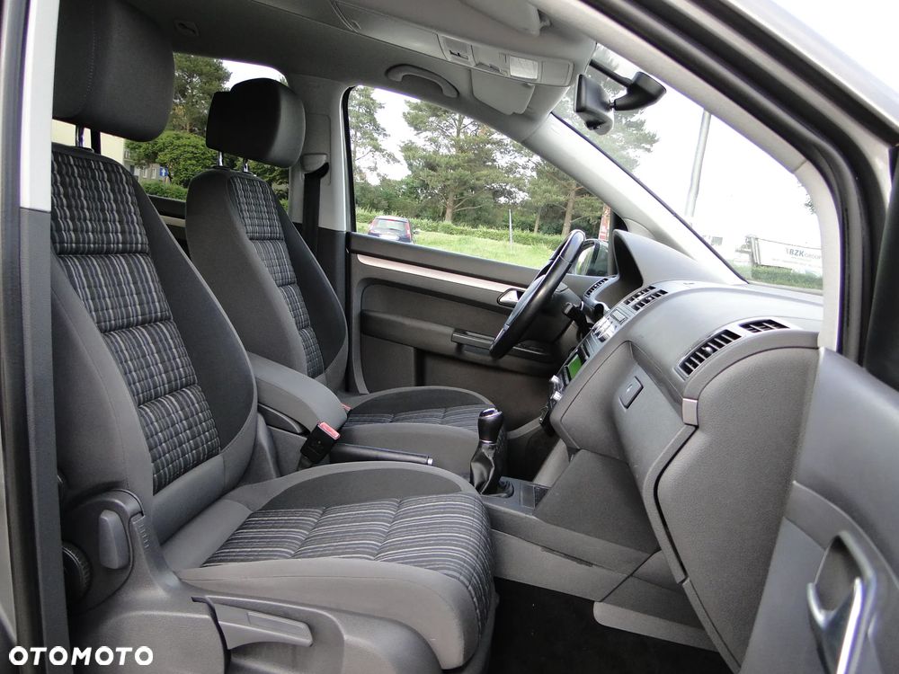 Volkswagen Touran 2.0 TDI DPF Cross - 23
