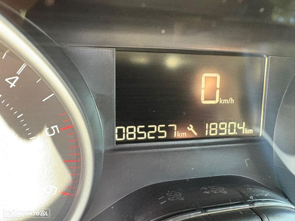 Peugeot 208 1.5 BlueHDi Signature - 9