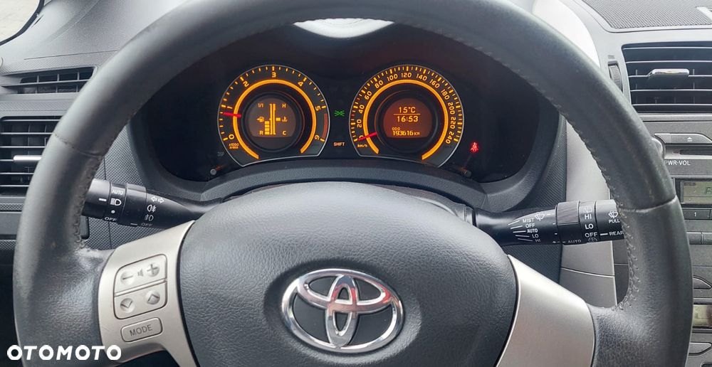 Toyota Auris 1.4 D-4D - 24