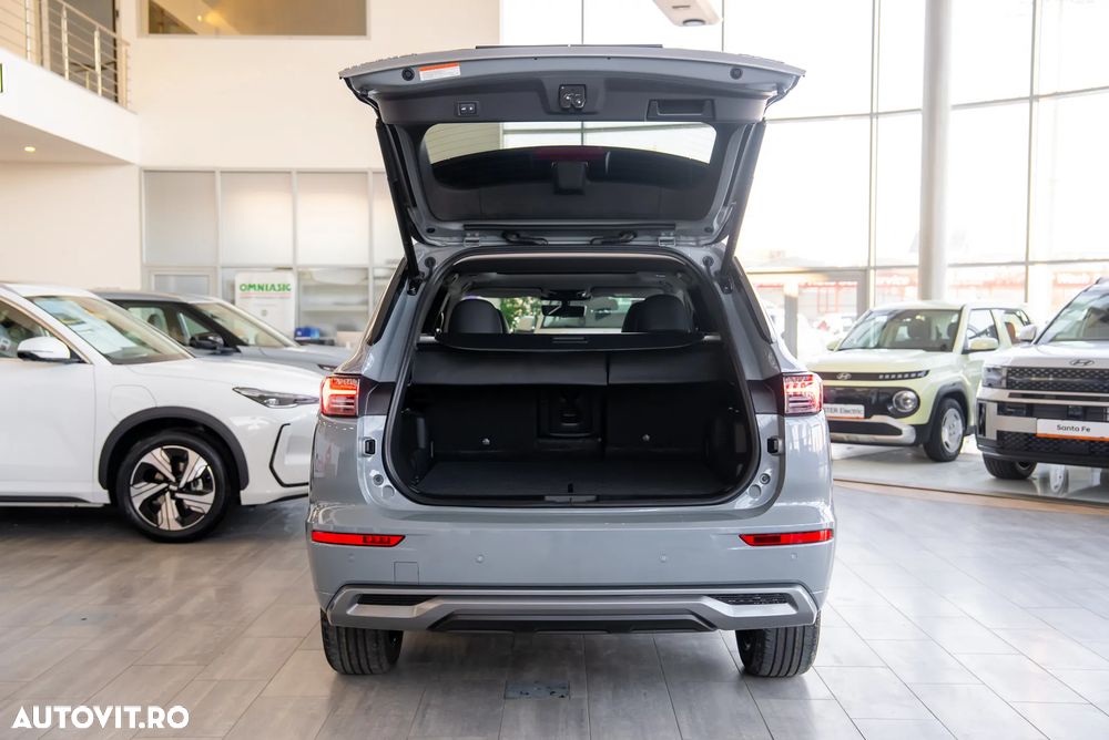 Mitsubishi Outlander 2.4 L 4X4 PHEV Instyle - 14