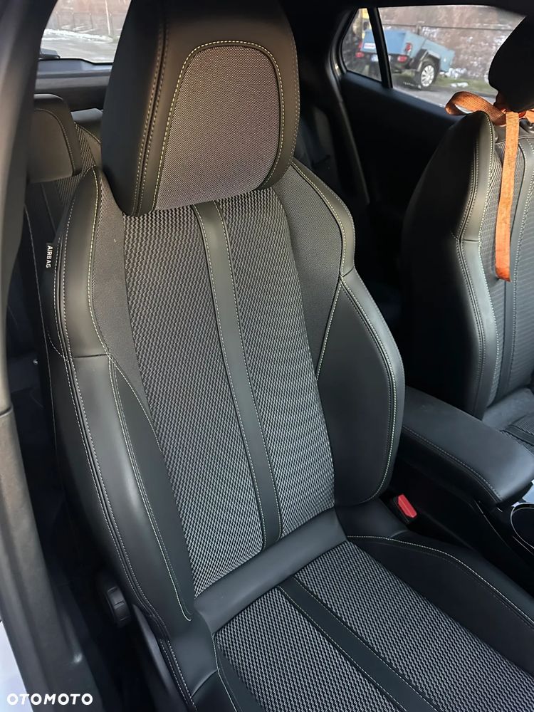 Peugeot 2008 PureTech 130 EAT8 GT - 9