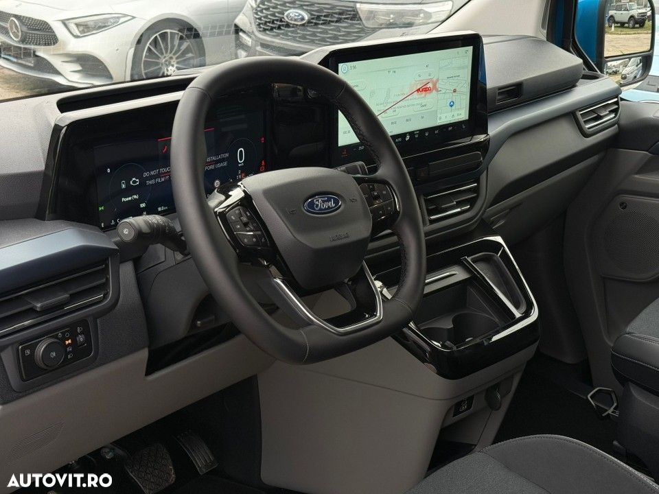 Ford Tourneo Custom - 24