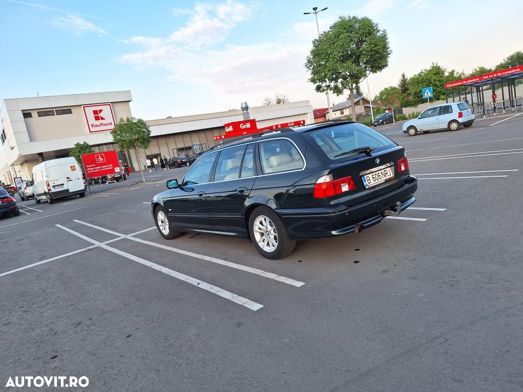 BMW Seria 5 525iA touring - 2