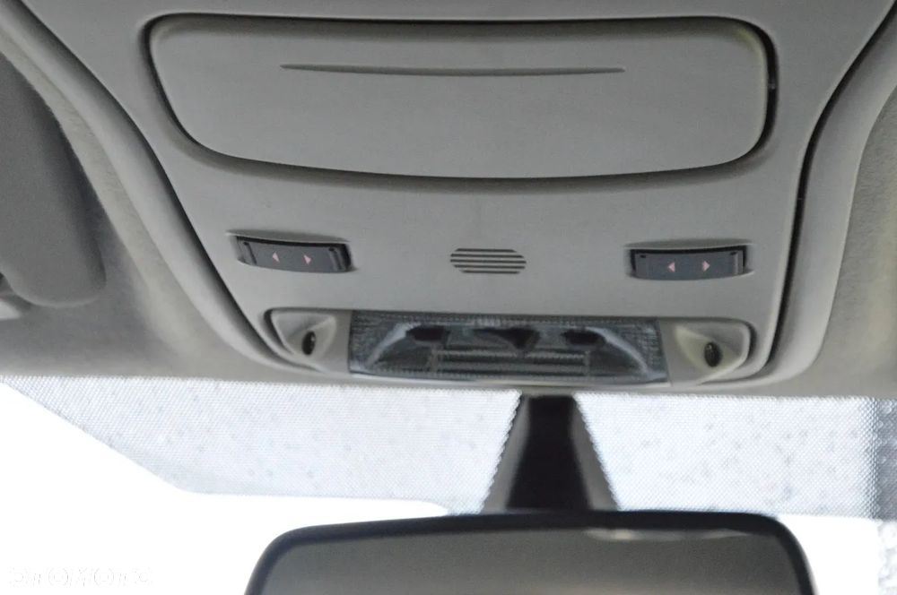 Ford Galaxy 2.0 TDCi Ghia - 28