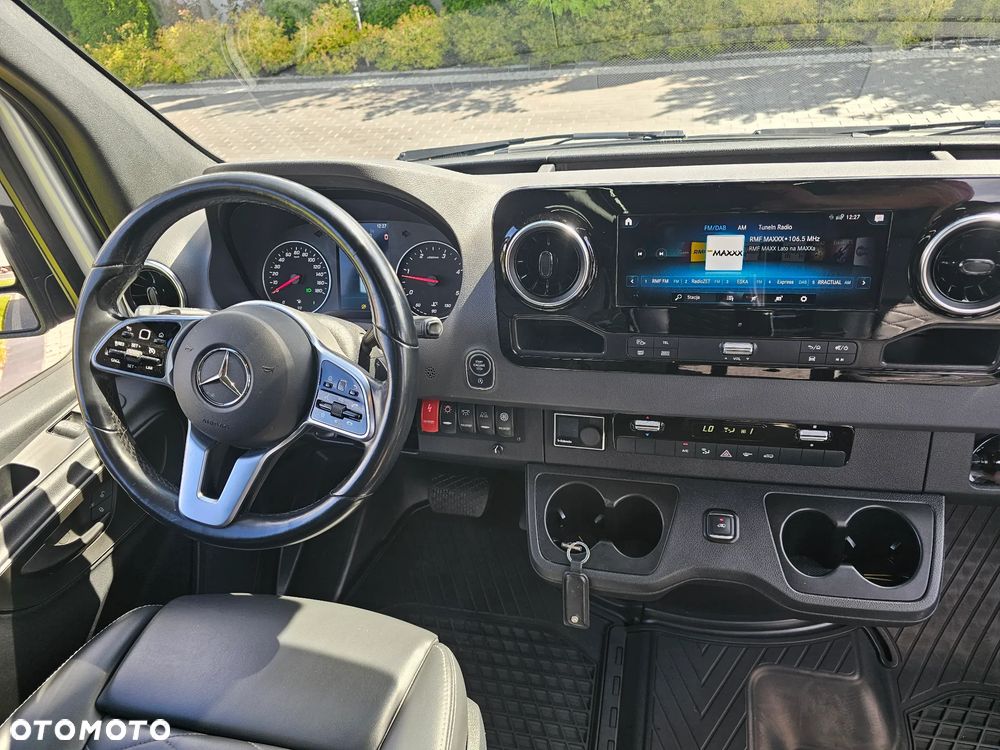 Mercedes-Benz Sprinter - 16