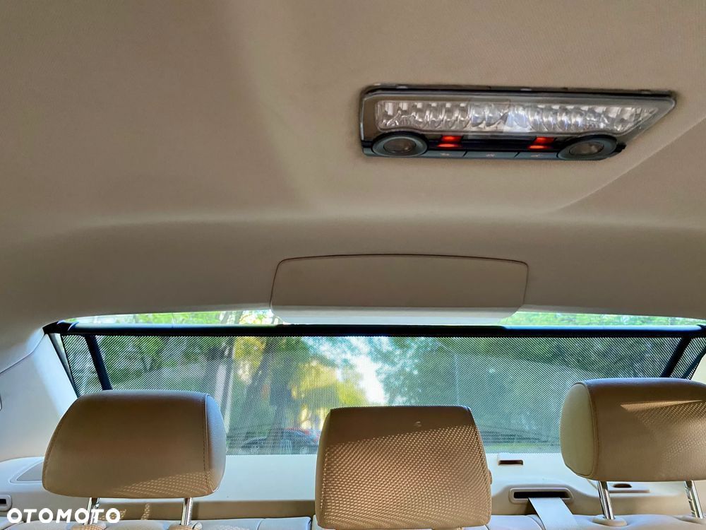 BMW Seria 5 528i Luxury Line - 23