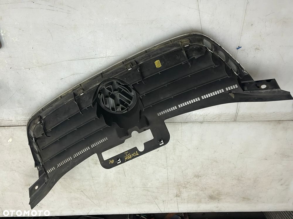 GRILL ZDERZAKA ATRAPA VW TOURAN I - 5