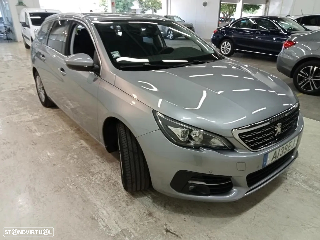 Peugeot 308 SW 1.2 PureTech Allure - 4