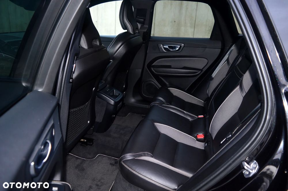 Volvo XC 60 B4 D Geartronic RDesign - 11