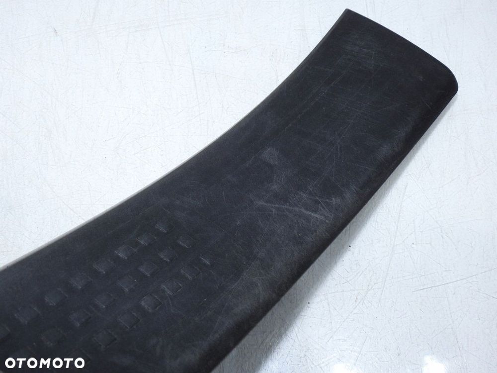 LISTWA NAKŁADKA PROGU LEWY TYŁ AUDI A4 B6 - 7