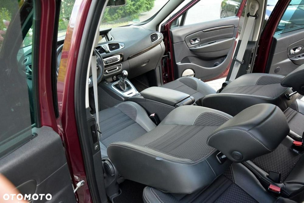 Renault Scenic ENERGY TCe 130 BOSE EDITION - 21