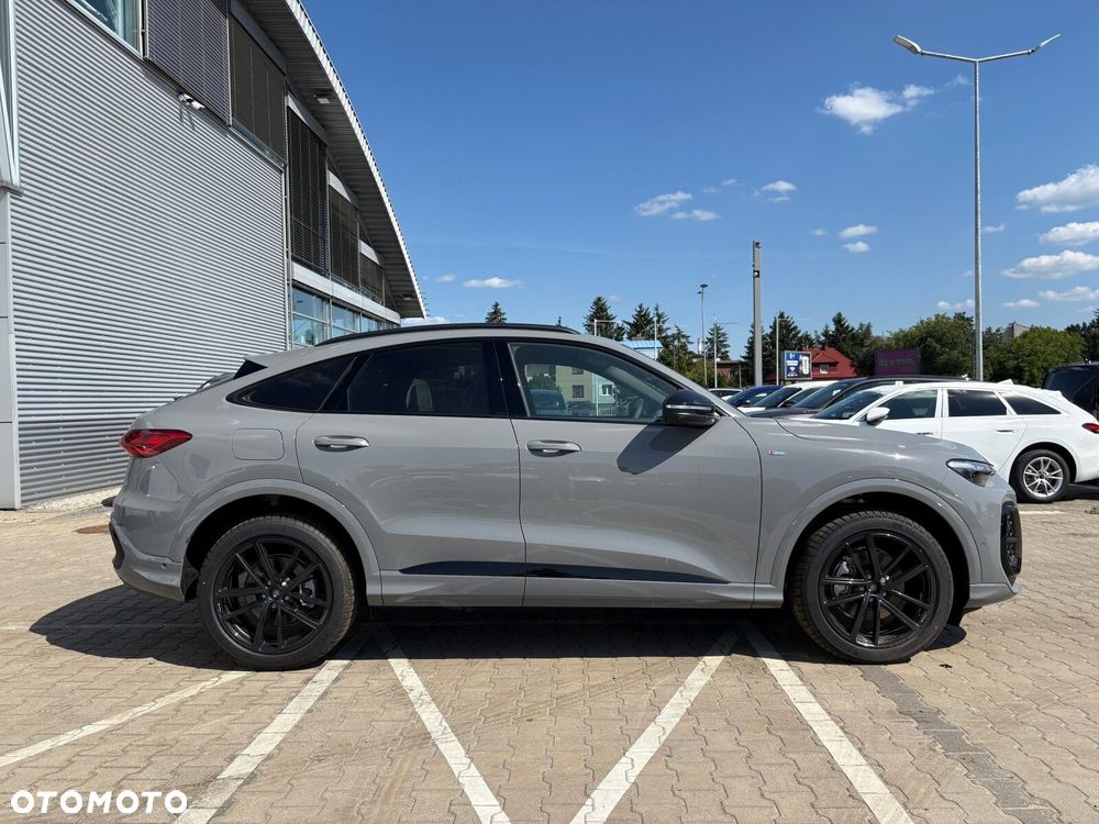 Audi Q5 Sportback - 12