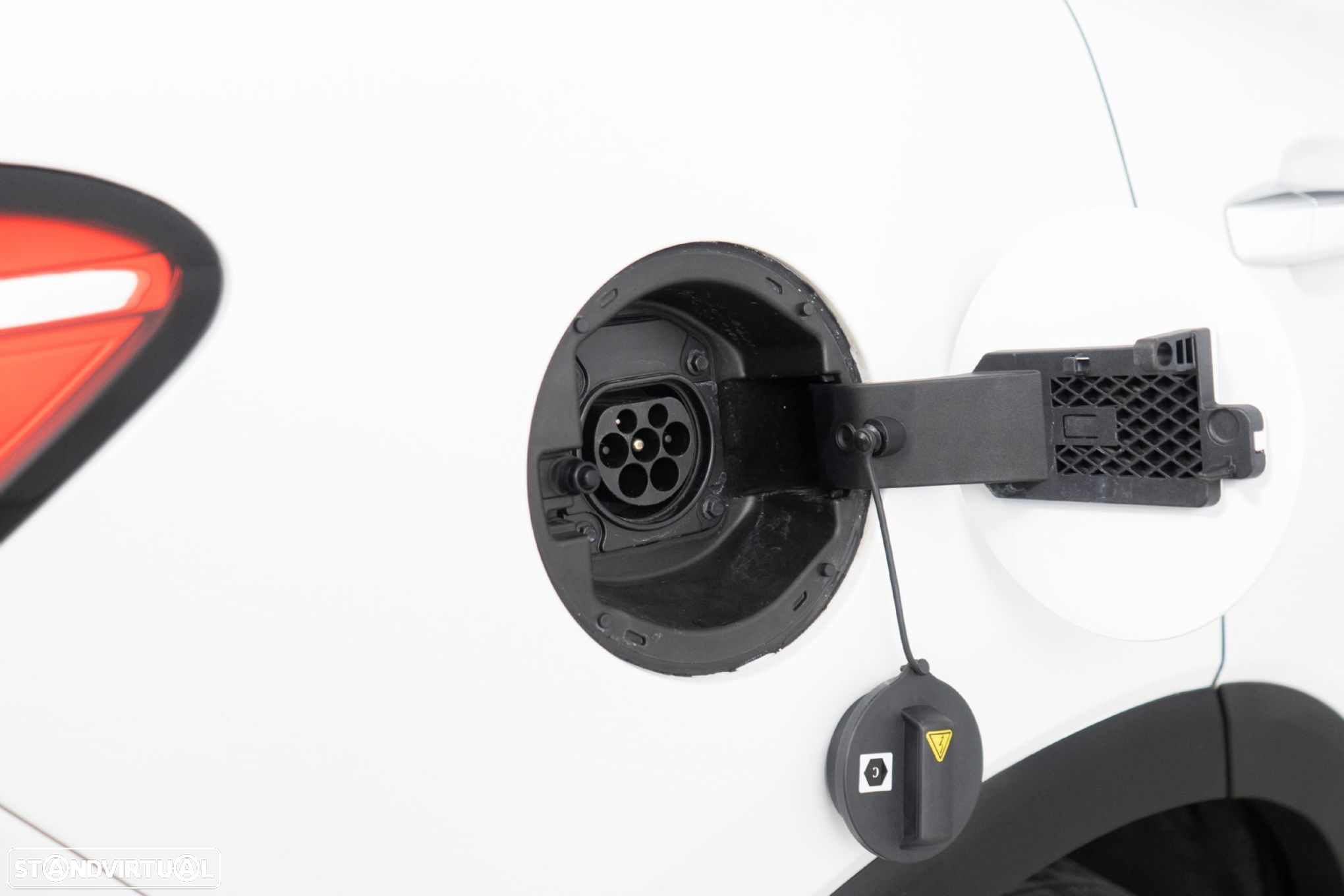 MG EHS 1.5 T-GDI Plug-in Hybrid Luxury - 17