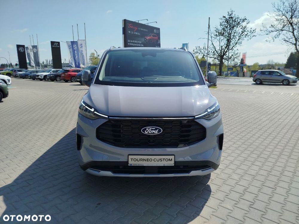 Ford Tourneo Custom - 10