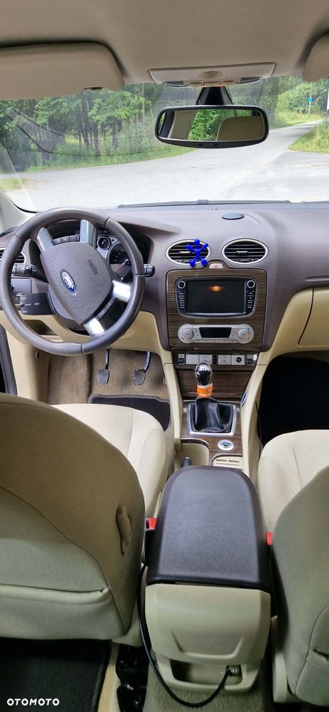 Ford Focus 2.0 Ghia - 20