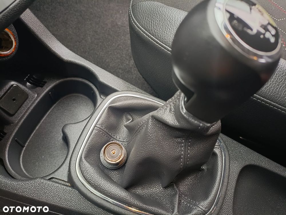 Opel Corsa 1.4 16V 150 Jahre - 17