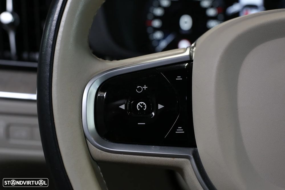 Volvo XC 60 2.0 T6 PHEV Inscription Expression AWD - 21