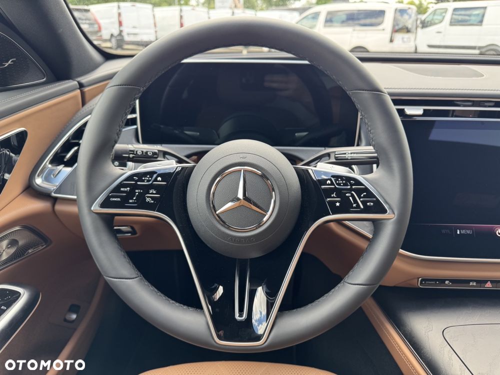 Mercedes-Benz Klasa E 200 mHEV 4-Matic Avantgarde 9G-Tronic - 21