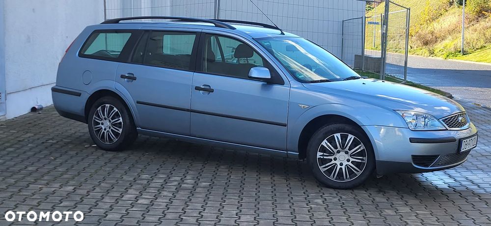 Ford Mondeo 1.8 Ambiente - 2