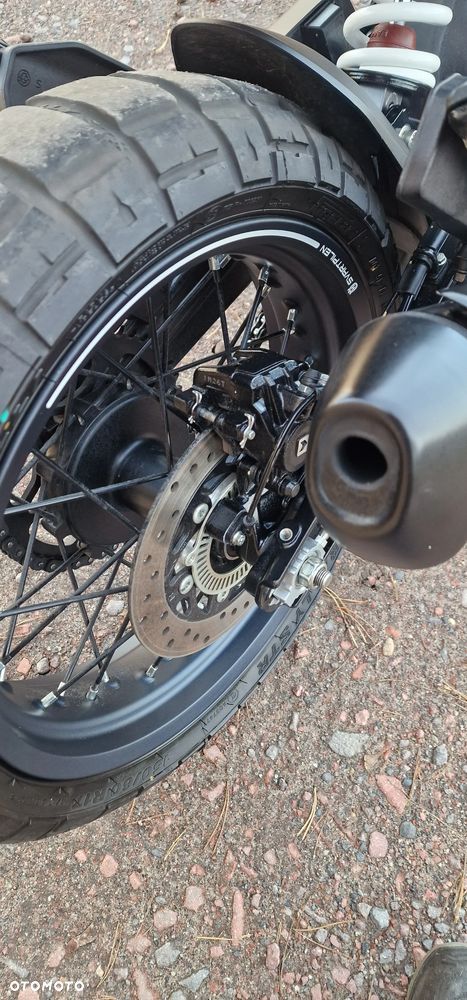 Husqvarna Svartpilen - 26