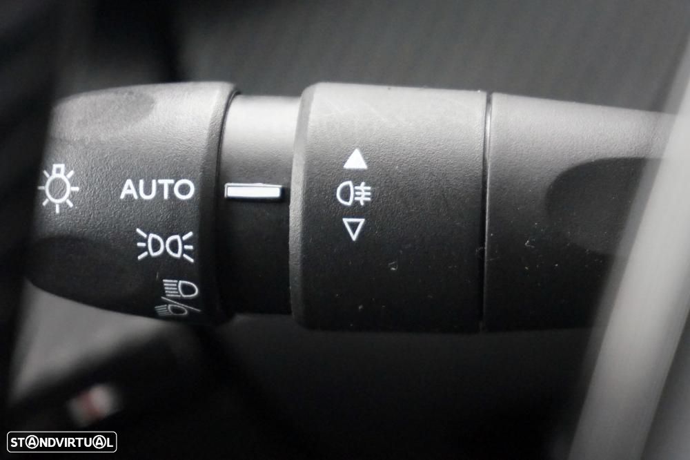 Peugeot 2008 1.2 PureTech Allure - 13