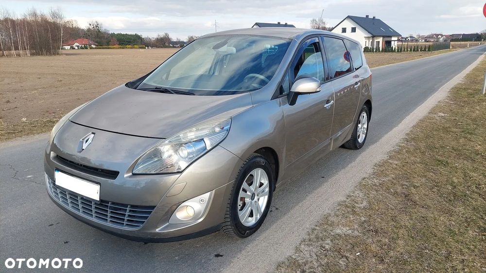Renault Grand Scenic - 1