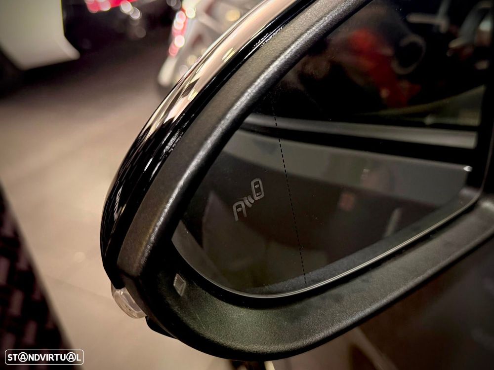 VW Golf GTI TCR 2.0 TSI OPF DSG - 23