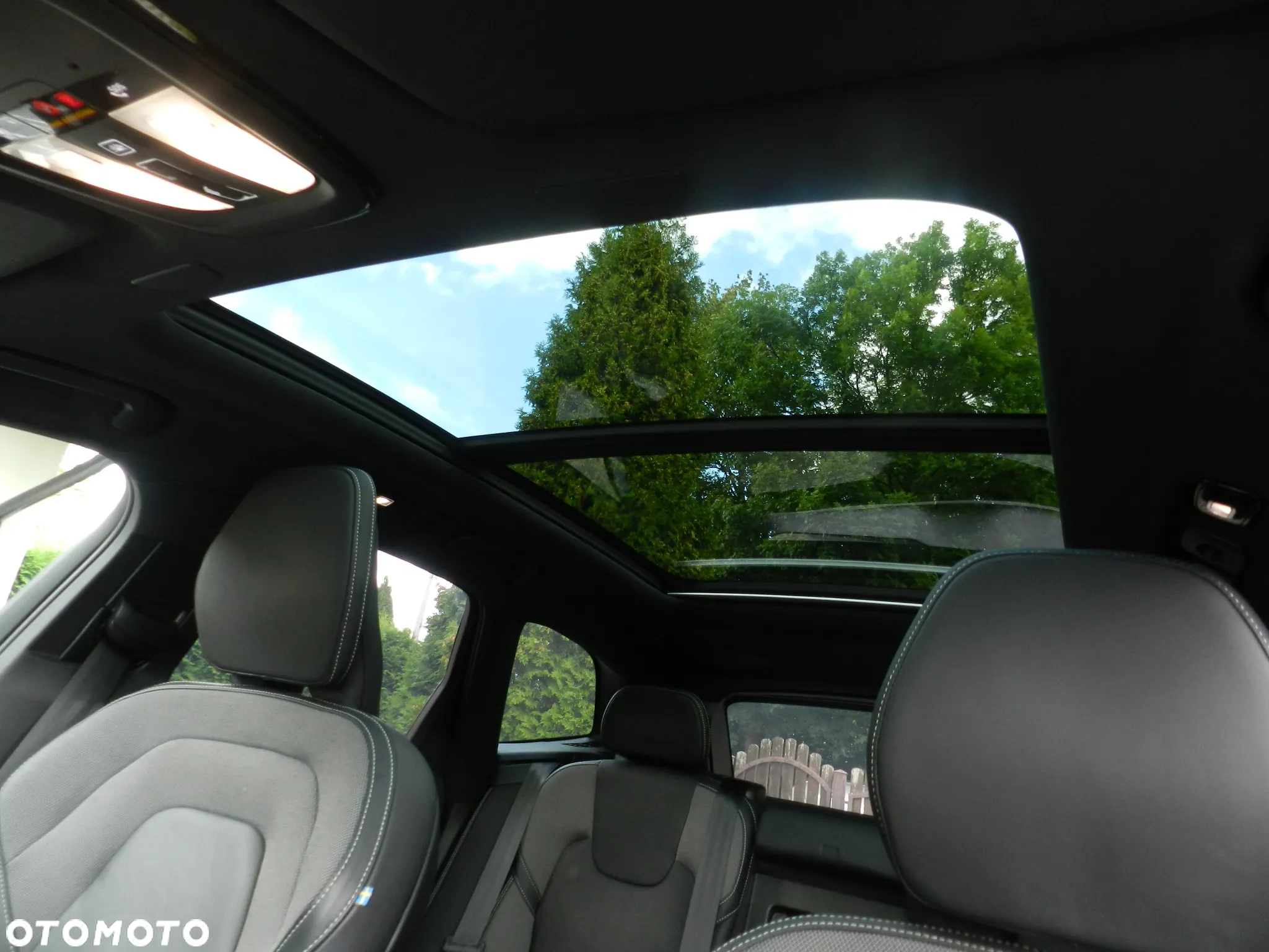 Volvo XC 60 B4 D AWD Plus Dark - 28
