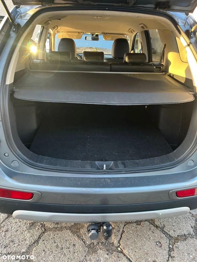 Mitsubishi Outlander 2.0 Intense 4WD CVT - 17