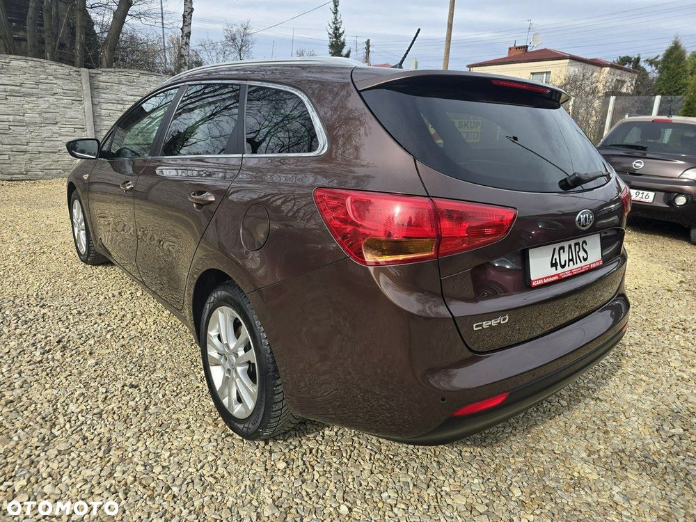 Kia Ceed - 4