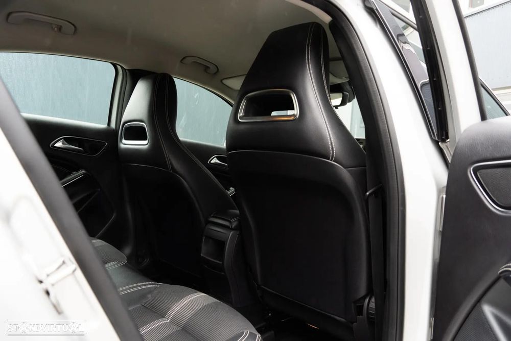 Mercedes-Benz A 180 d Style Plus Aut. - 42