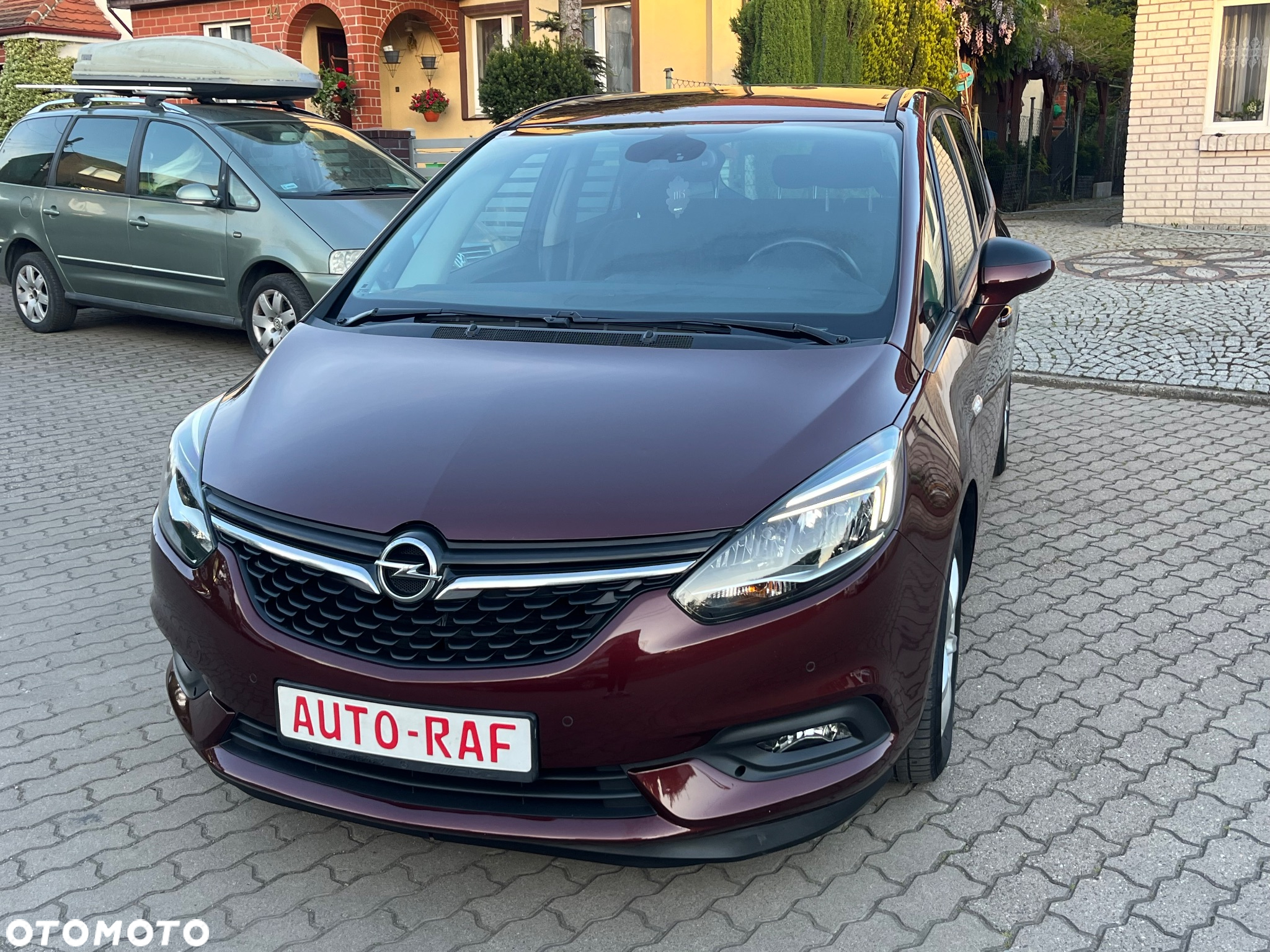 Opel Zafira 1.4 Turbo (ecoFLEX) Start/Stop Business Edition - 2