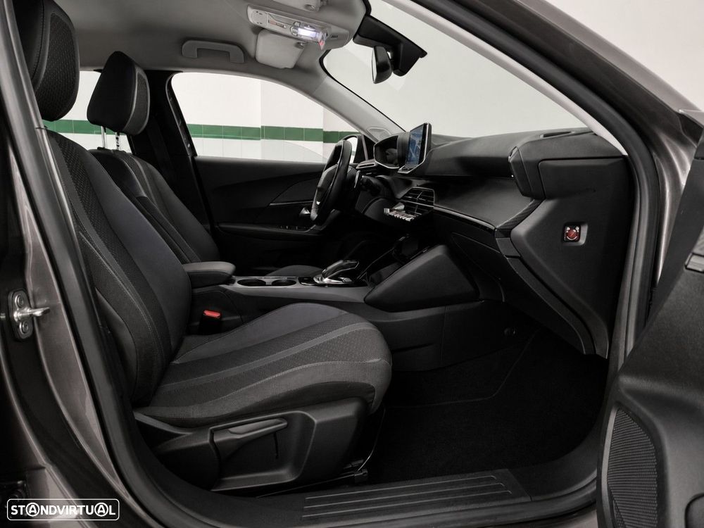 Peugeot 2008 1.2 PureTech Allure EAT8 - 11
