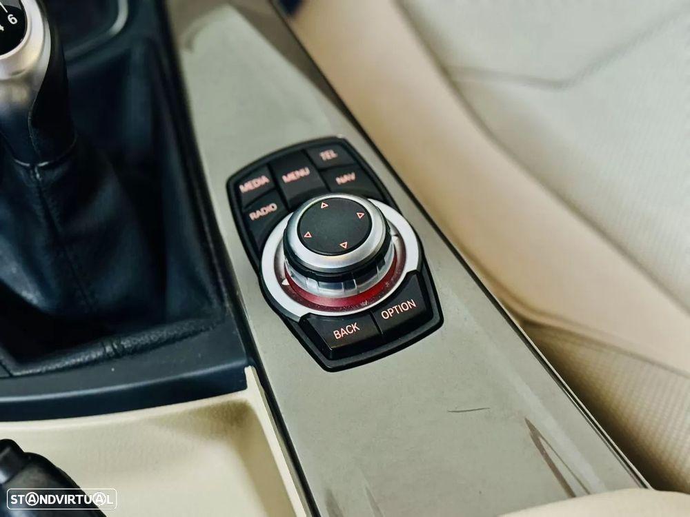 BMW 318 d Modern Line - 38