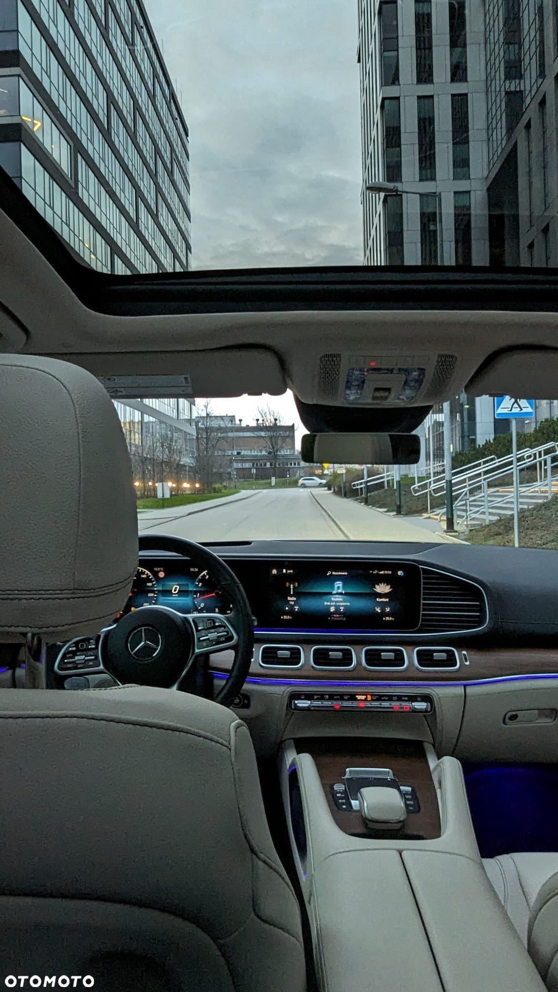 Mercedes-Benz GLE - 24