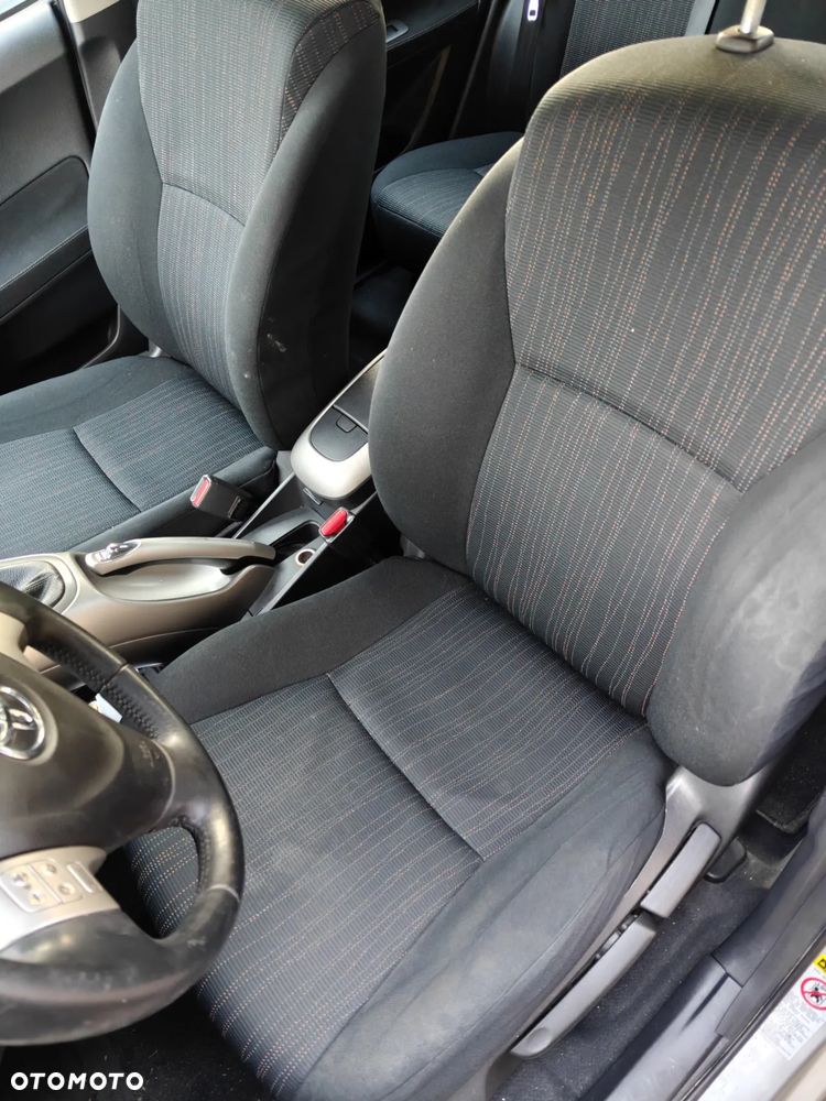 Toyota Auris 1.33 VVT-i Life - 17