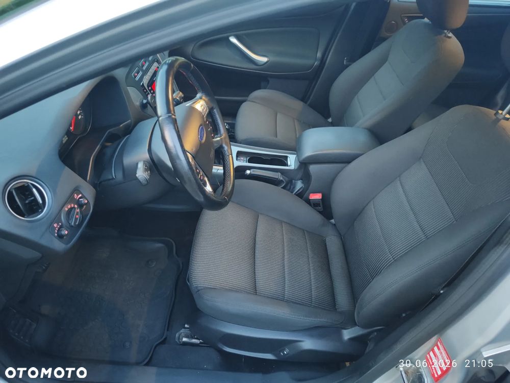 Ford Mondeo 2.0 TDCi Ambiente - 9