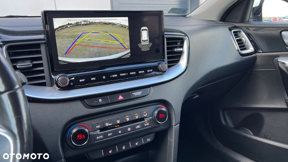 Kia Ceed 1.4 T-GDI L Business Line DCT - 11