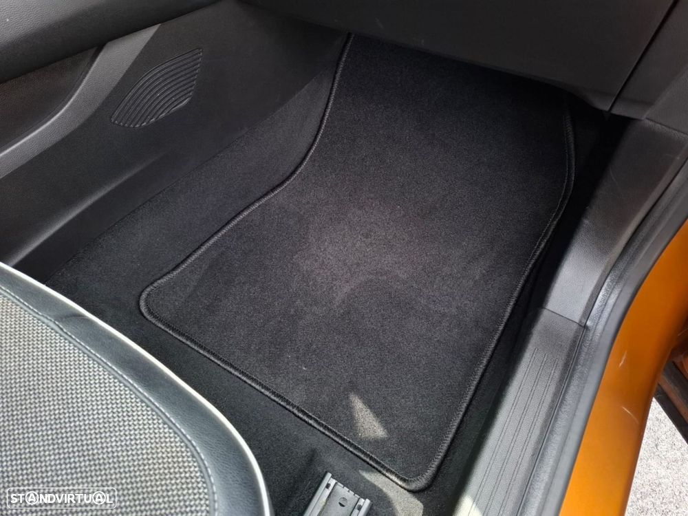 Renault Captur 1.0 TCe Exclusive - 26