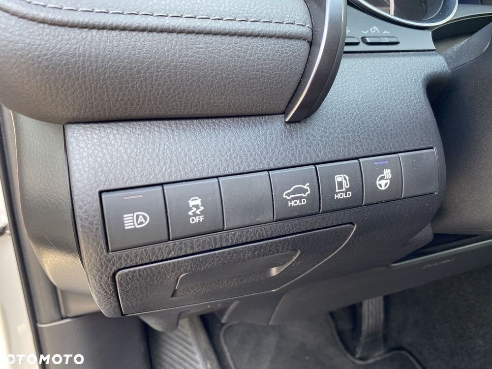 Toyota Camry 2.5 Hybrid Executive CVT - 25