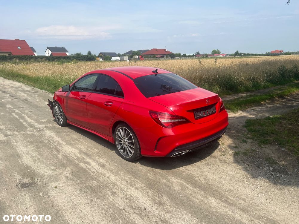 Mercedes-Benz CLA 200 7G-DCT UrbanStyle Edition - 7